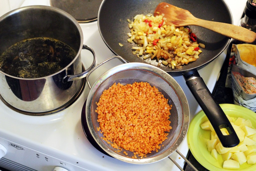 KEITTIÖSTÄ TULVII TUOKSUJA