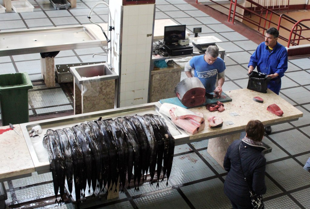 ESPADAKALOJA FUNCHALIN KAUPPAHALLISSA