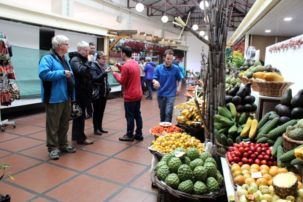 PASSIONHEDELMÄMAISTIAISIA KAUPPAHALLISSA