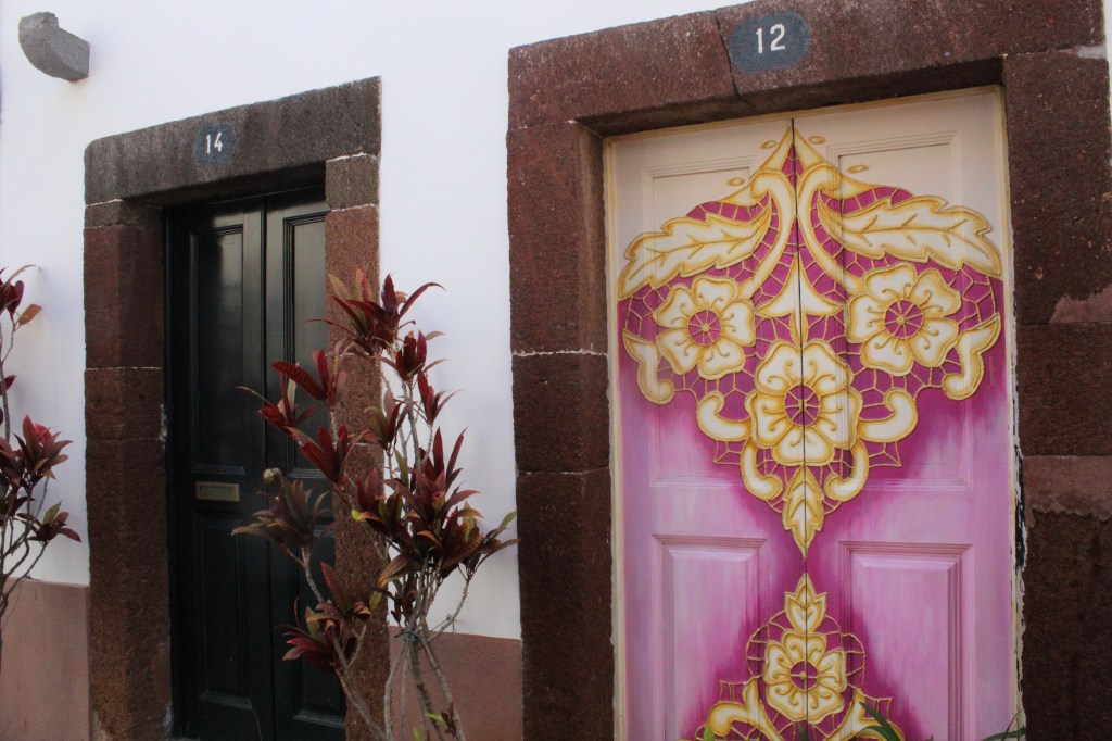 PITSIÄ OVIMAALAUKSISSA