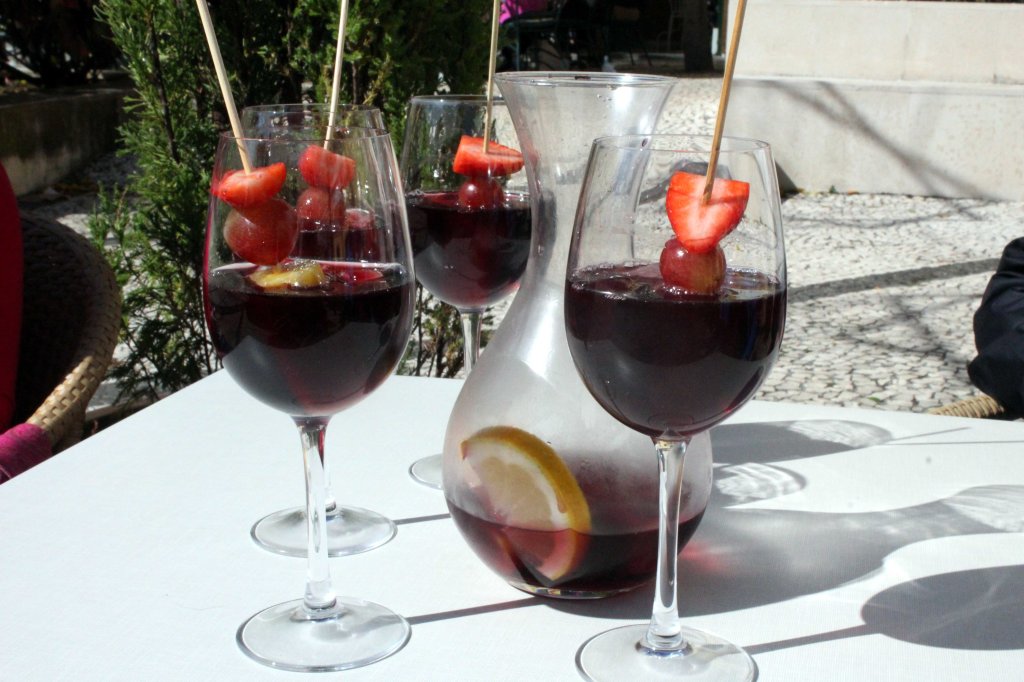 KYLMÄ SANGRIA MAISTUI