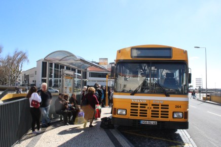 paikallisbussilla monteen