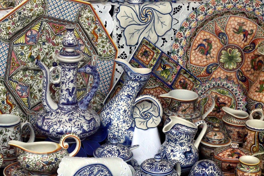 KAUNISTA KERAMIIKKAA