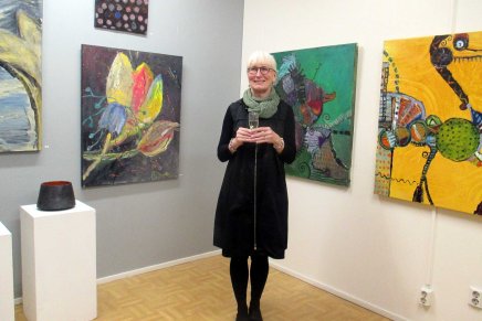 värirunoja -näyttelyn avajaistunnelmia