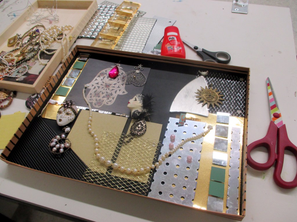 MATERIAALISSA LÖYTYI