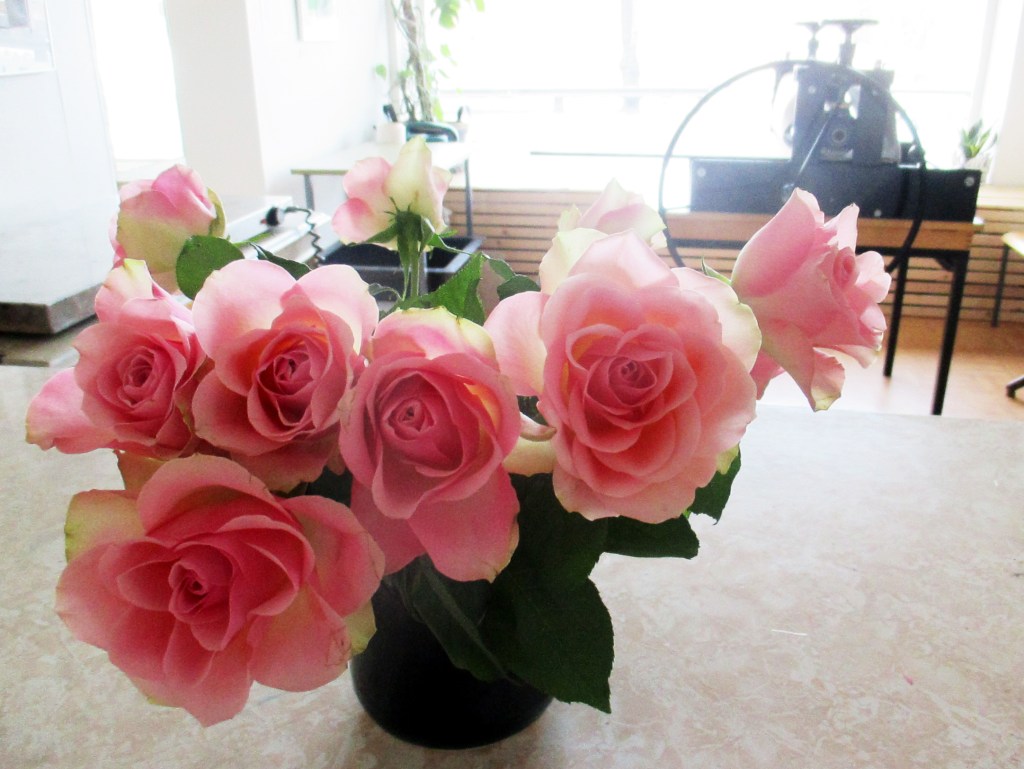 RUUSUJA GRAFIIKKAPAJALLA