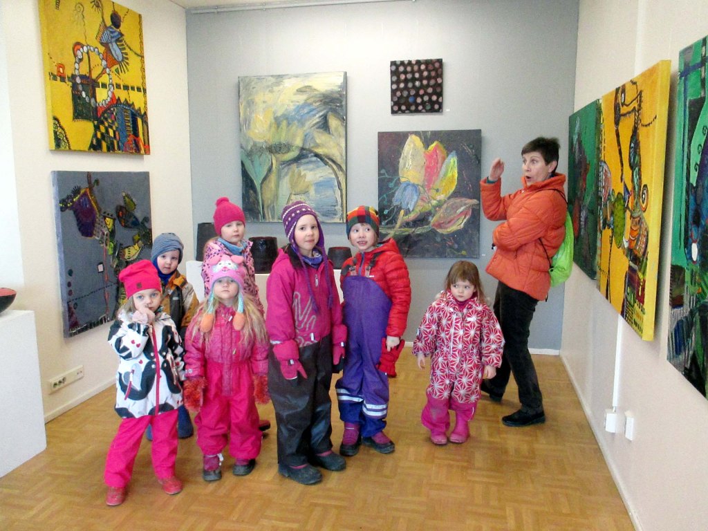 ENKKULAN LAPSET GALLERIAKIERROKSELLA