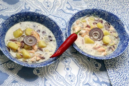 kalakeitto chili-inkivääri-valkosipulimaustein