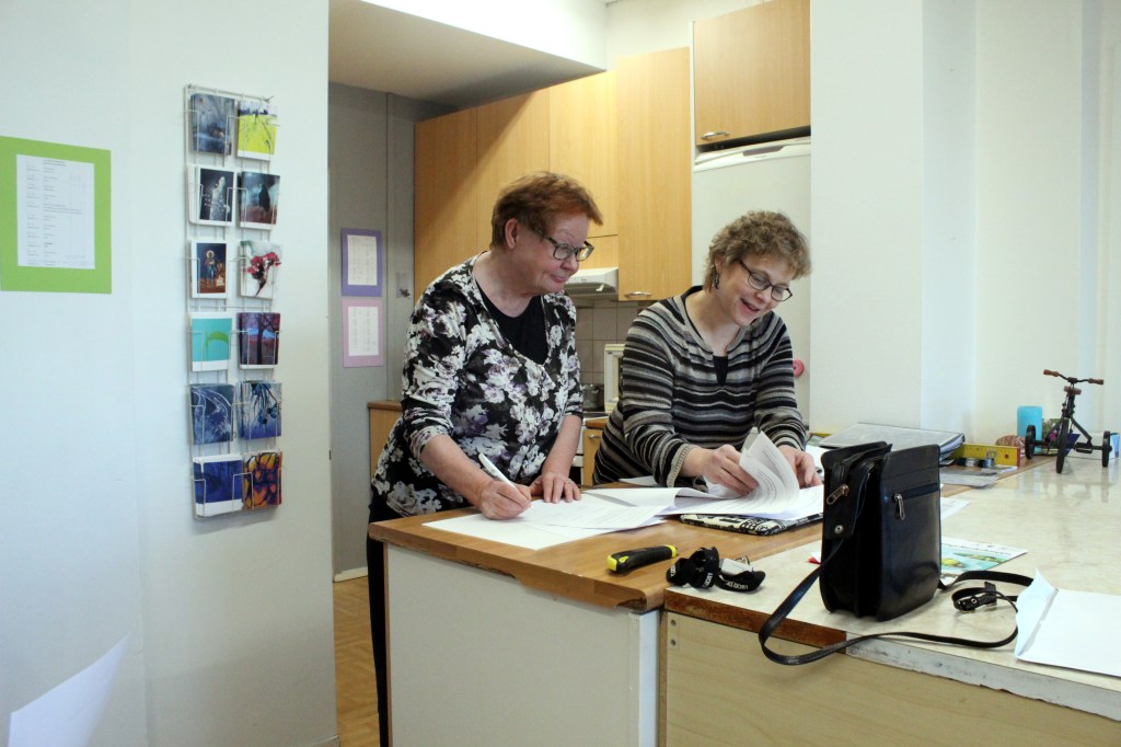 PÖYTÄKIRJOJEN ALLEKIRJOITUSPUUHISSA