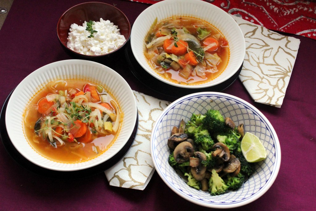 KAALIKEITTOA HERKKUSIENTEN JA PARSAKAALIN KERA