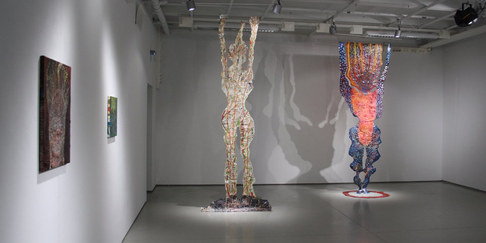 PAULA PUOSKARI TAISTELU VALOSTA - maalauksia ja jättiläisiä 