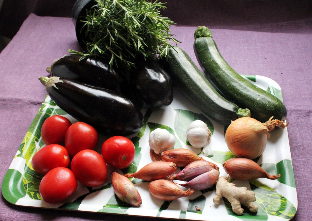 VÄRIKKÄÄN KASVISVUUAN AINEKSET