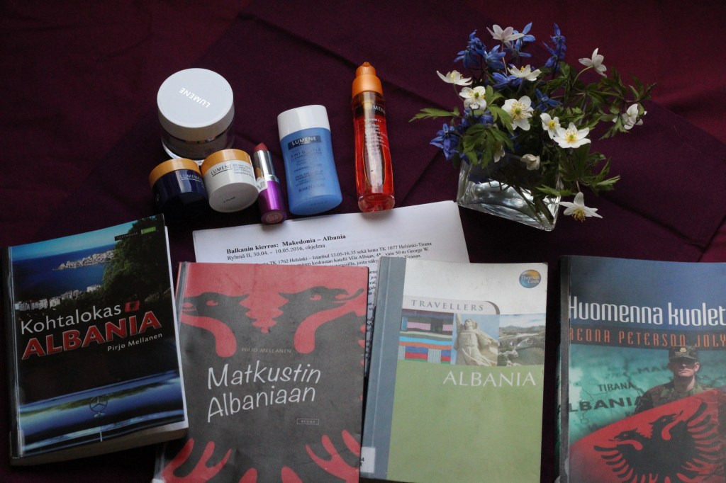 MATKALUKEMISTA JA MATKAKOSMETIIKKAA