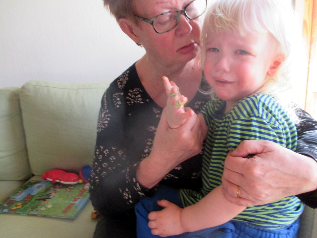 VISAN SORMET LAASTAROITIIN - OTSO OTTI VALOKUVAN