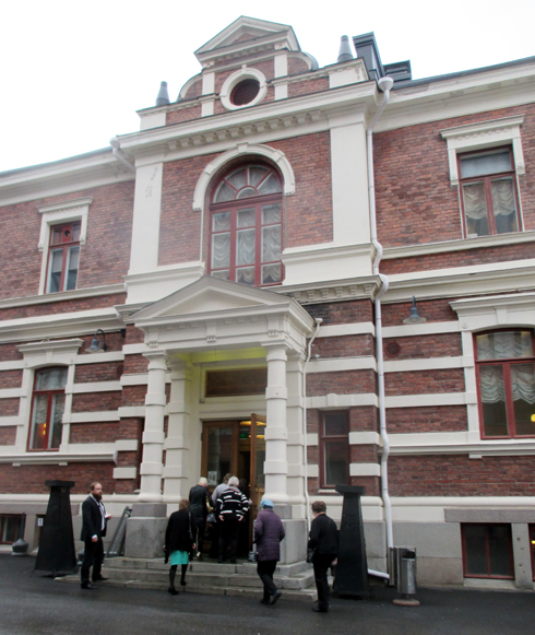 TAMPEREEN KOMEDIATEATTERI