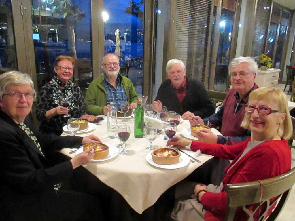 ENSIMMÄINEN ILLALLINEN MAKEDONIASSA