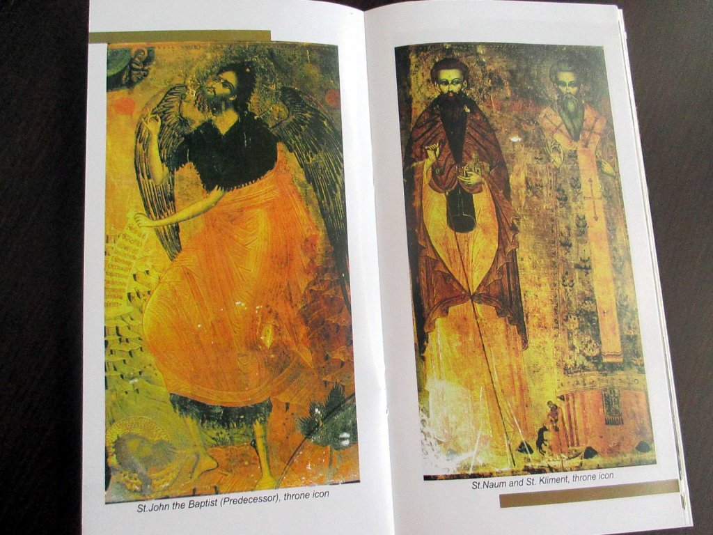 VASEMMALLA SIIVEKÄS JOHANNES KASTAJA, OIKEALLA MUNKKIVELJET NAUM JA KLIMENT