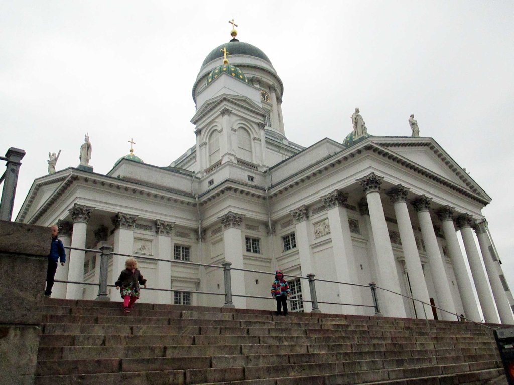 OTSON MUSKARIRYHMÄ ESIINTYI HELSINGIN TUOMIOKIRKON KRYPTASSA