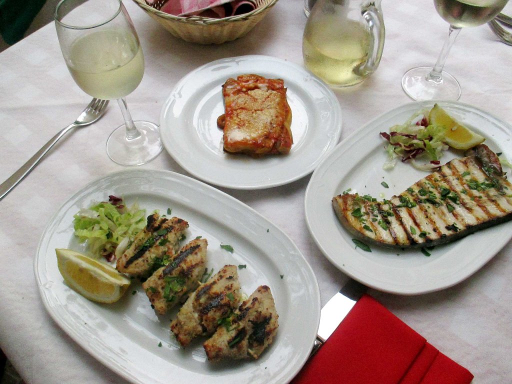 MIEKKAKALAA JA MUNAKOISOA