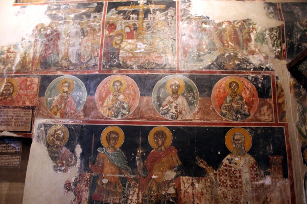 KOMMUNISMIN AIKANA SEINÄMAALAUKSILTA OLI PUHKOTTU SILMÄT