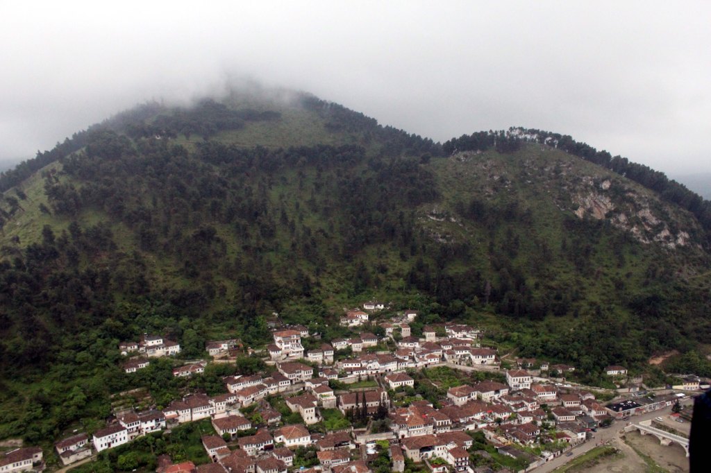 NÄKÖALA BERATIN KAUPUNKIIN