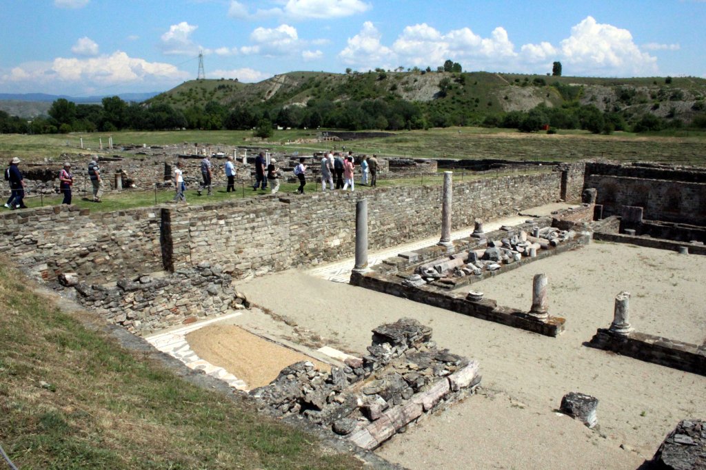 KÄVELYKIERROS STOBISSA KESTI TUNNIN