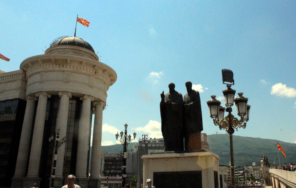 KYRILLISTEN KIRJAIMIEN KEHITTÄJÄT KLIMENT JA NAUM