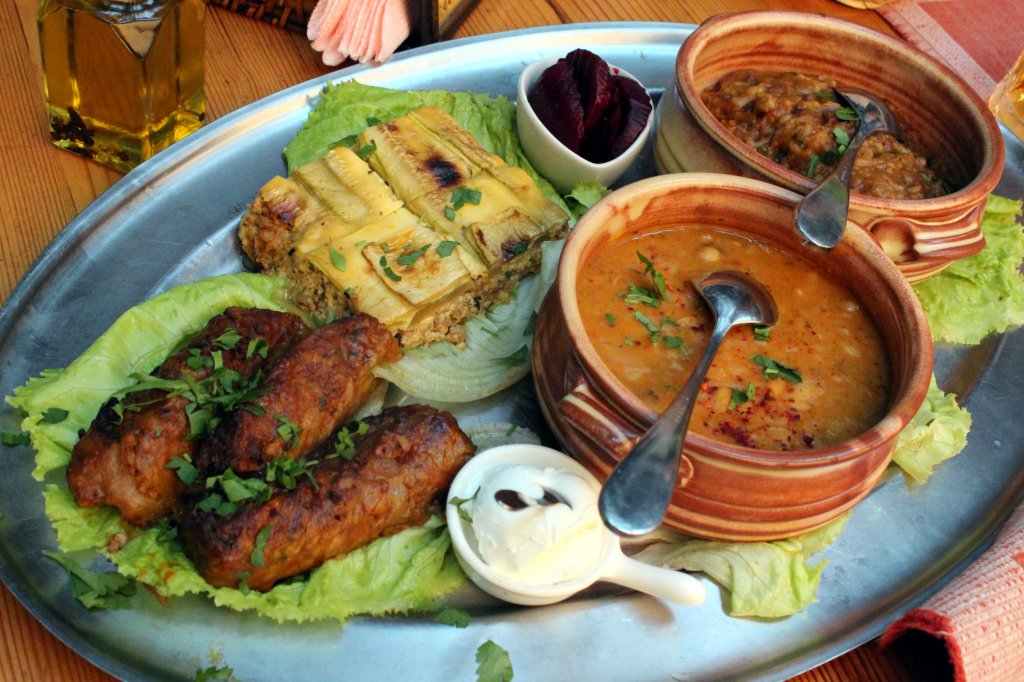 TURKKILAISIA LIHAPATOJA