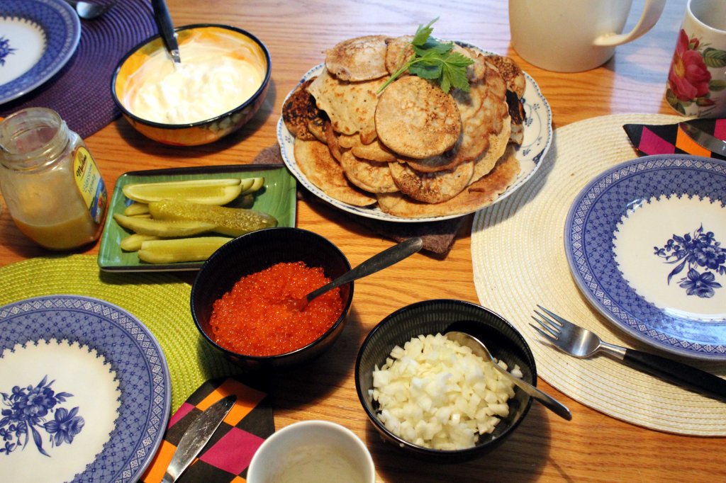 KESÄN ENSIMMÄISET BLINIT