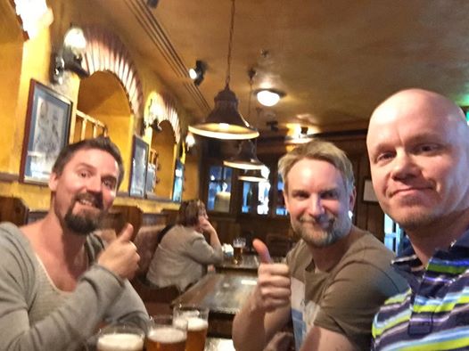 MICKE, MIIKA JA JANNE LÄHDÖSSÄ BERLIININ RIENTOIHIN