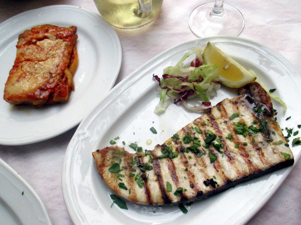 GRILLATTUA MIEKKAKALAA JA MUNAKOISOPAISTOS