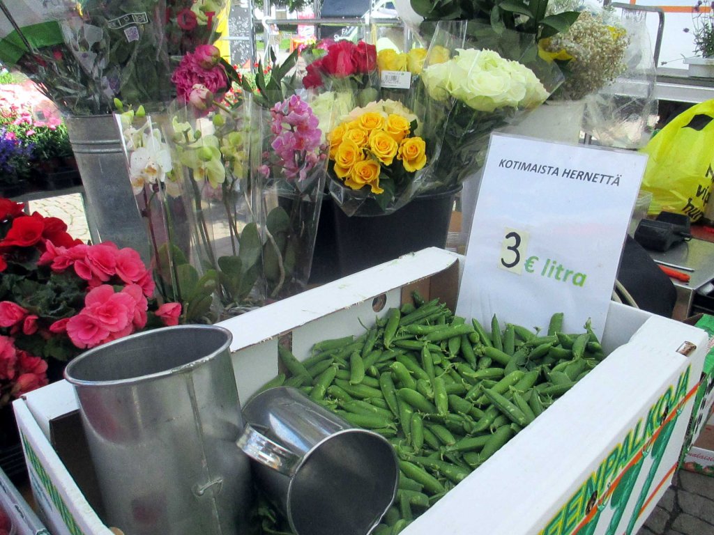 TORIHINNAT OLIVAT JO MUKAVAN KESÄISIÄ