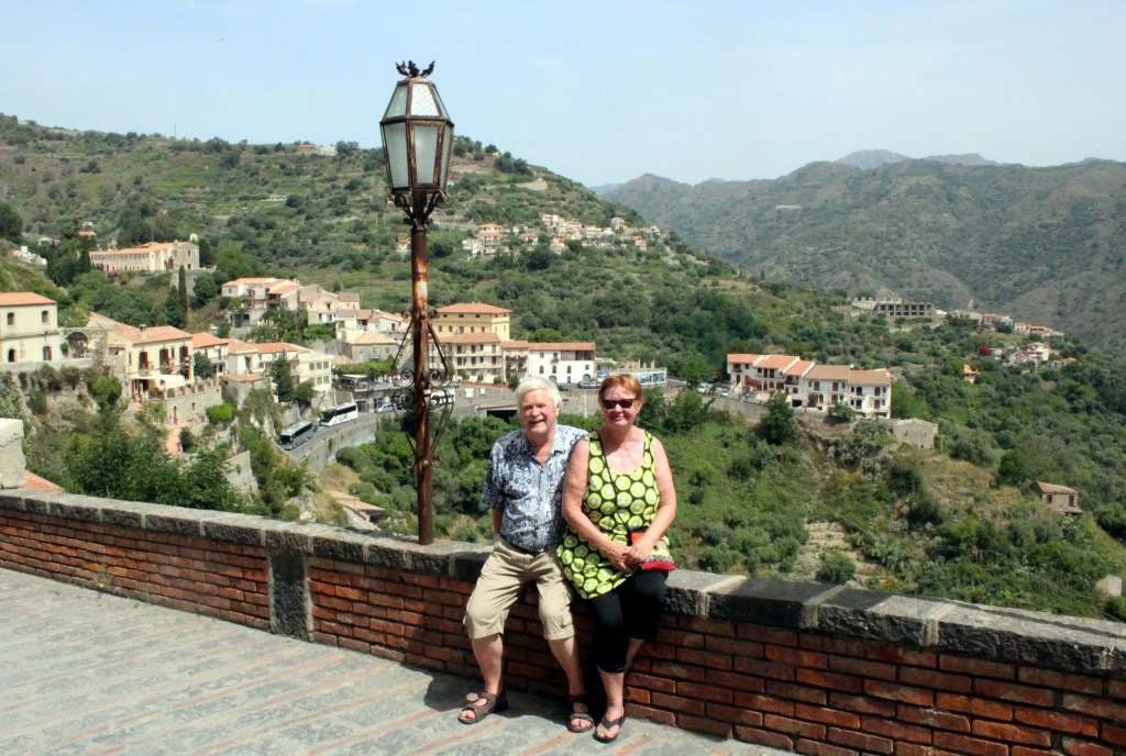 NÄKYMÄ SAVOCAN KYLÄÄN