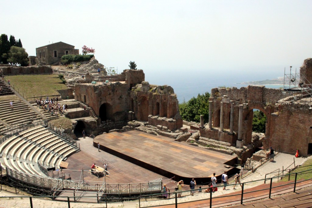 KREIKKALAINEN AMFITEATTERI OLI MAHTAVA