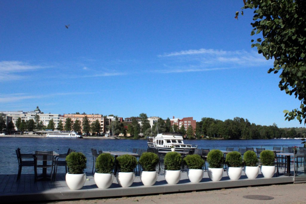 UPOUUSI VAAKUNAN TERASSI