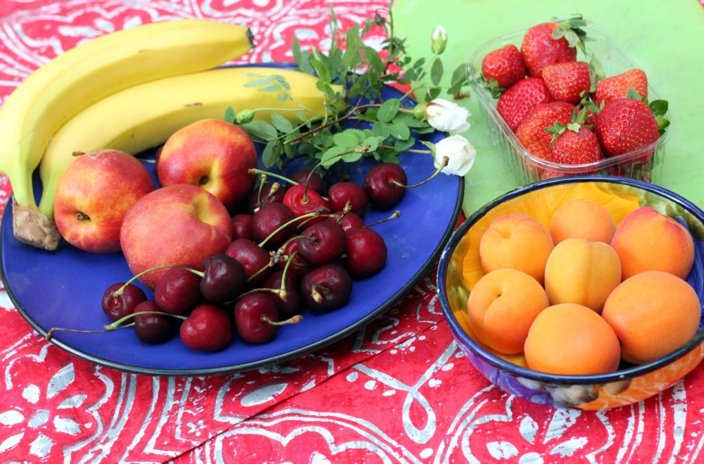 TIEDOSSA HEDELMÄINEN JUHANNUS