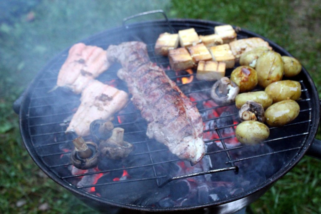JUHANNUSAATTONA GRILLATTIIN