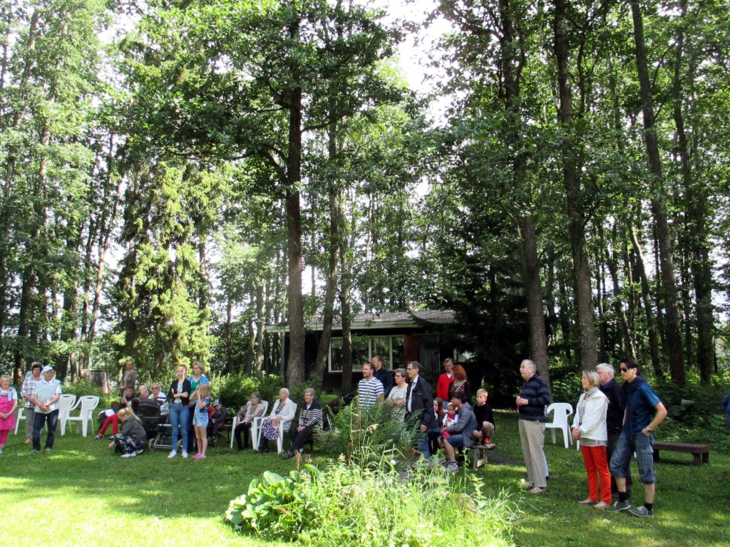 RUSKEEN- JA TENHOLANTIEN MÖKKILÄISET KESÄJUHLISSA