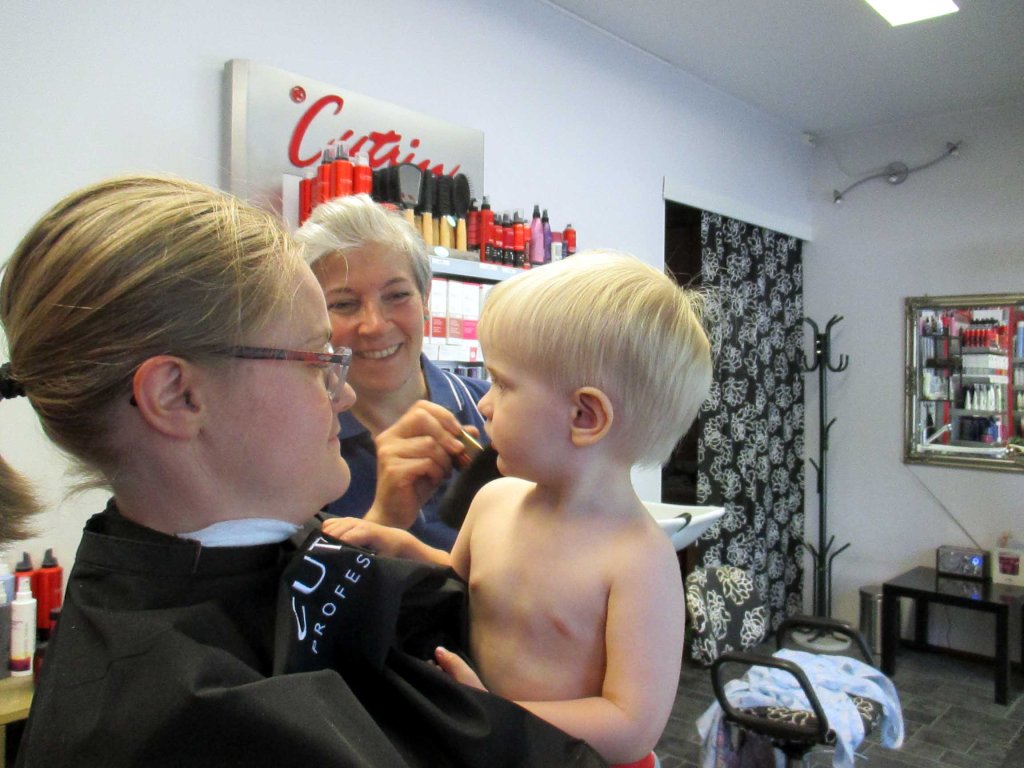 MISKALLAKIN ON KESÄKAMPAUS