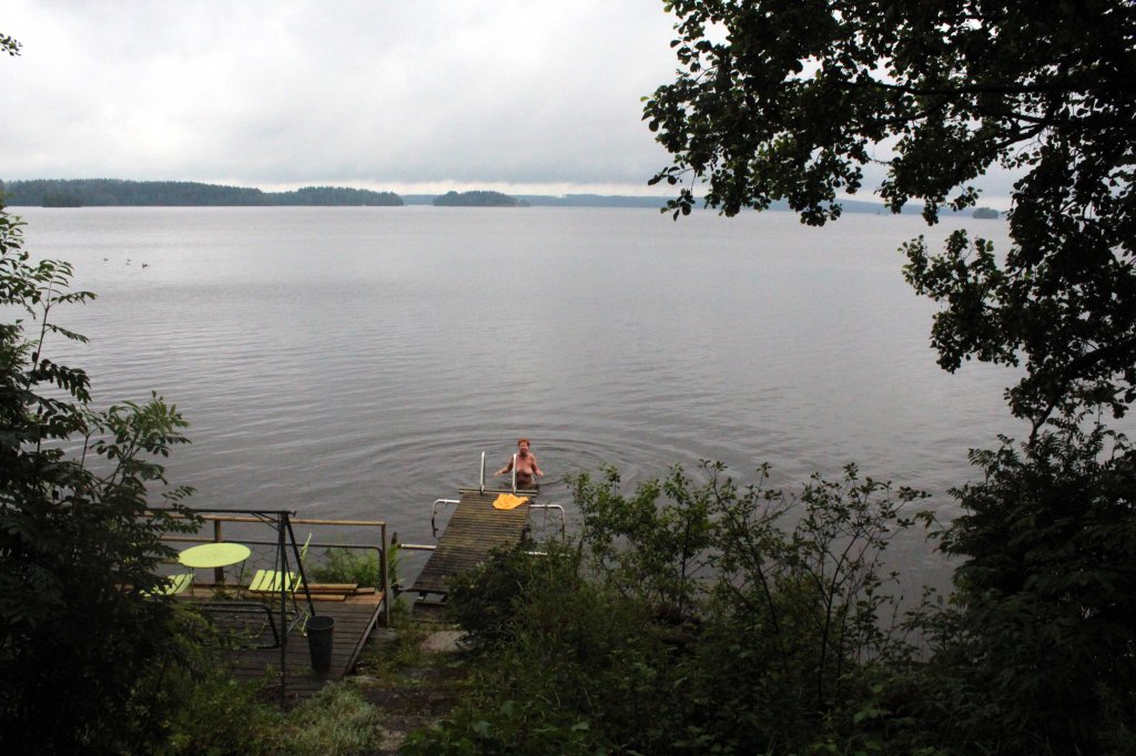 REIPAS-LEENA AAMU-UINNILLA