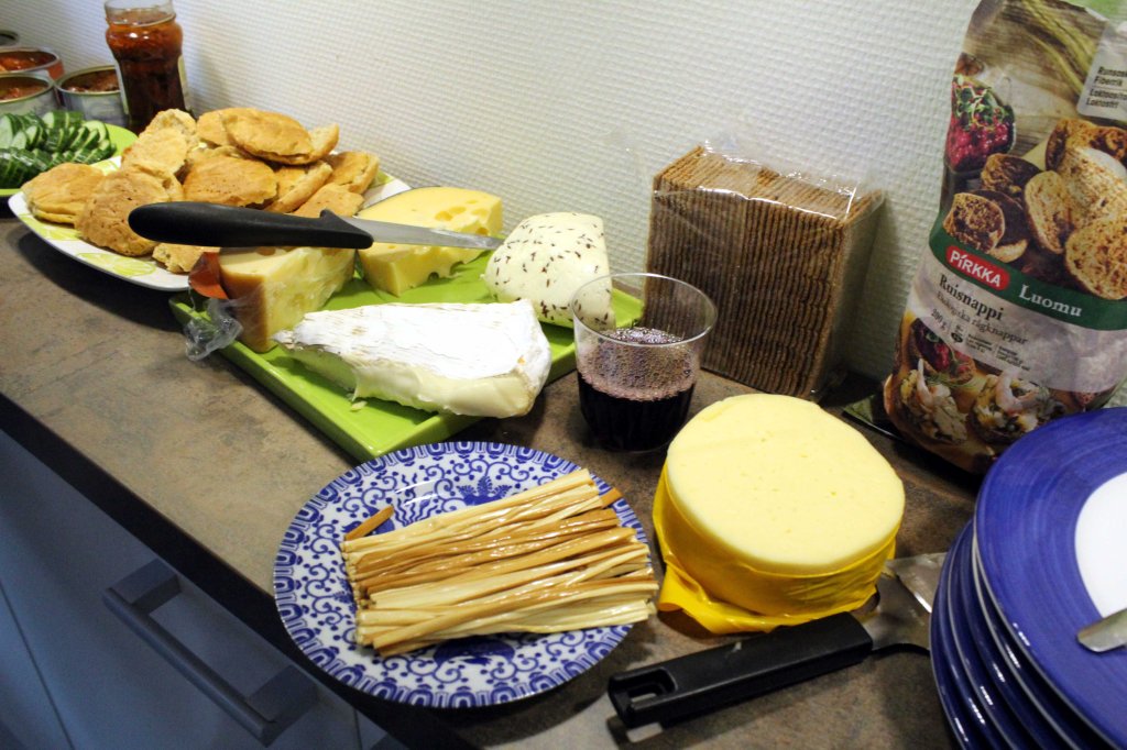 LISÄÄ RETKIEVÄITÄ