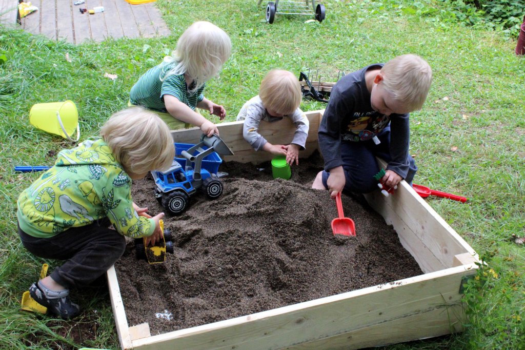 UPOUUSI HIEKKALAATIKKO