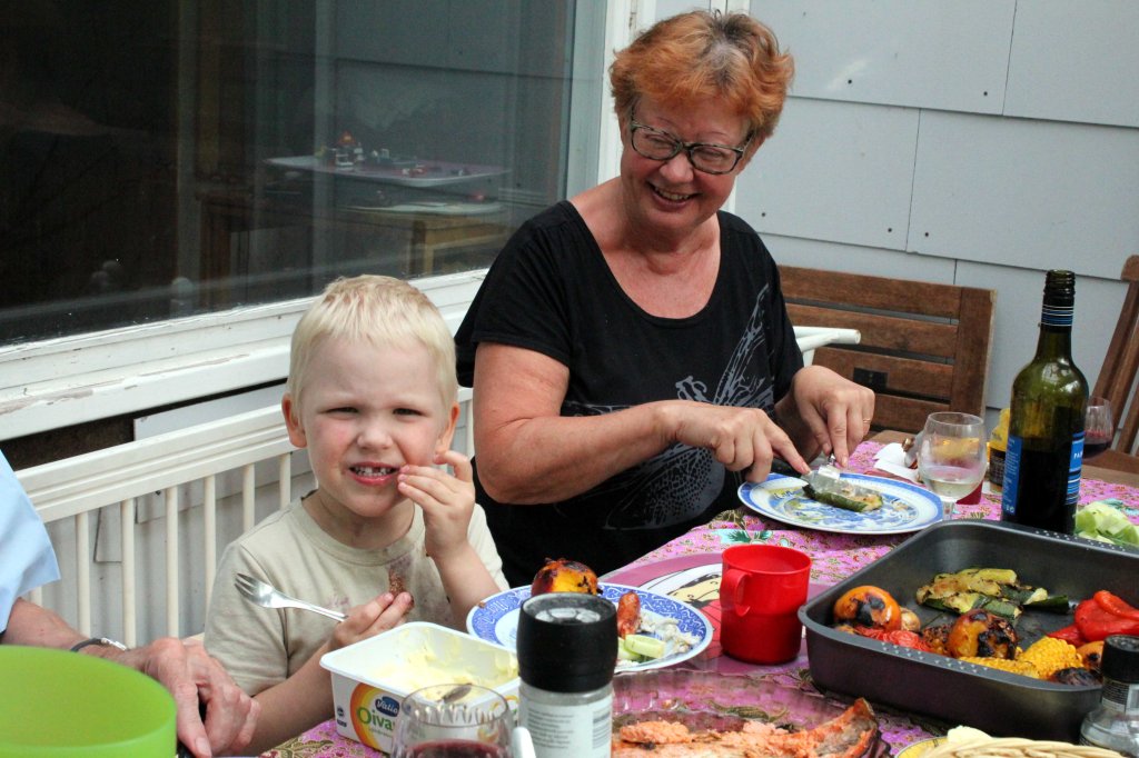 OTSOLTA LÄHTI ENSIMMÄINEN HAMMAS - HAMMASKEIJU TOI KOLIKON TYYNYN ALLE