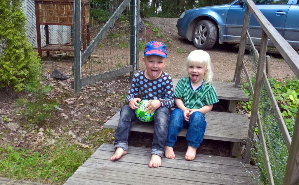 ENSIMMÄINEN KIELIKUVANI