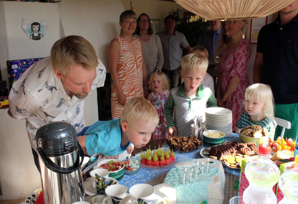 OTSO PUHALSI VIISI KYNTTILÄÄ SAMMUKSIIN