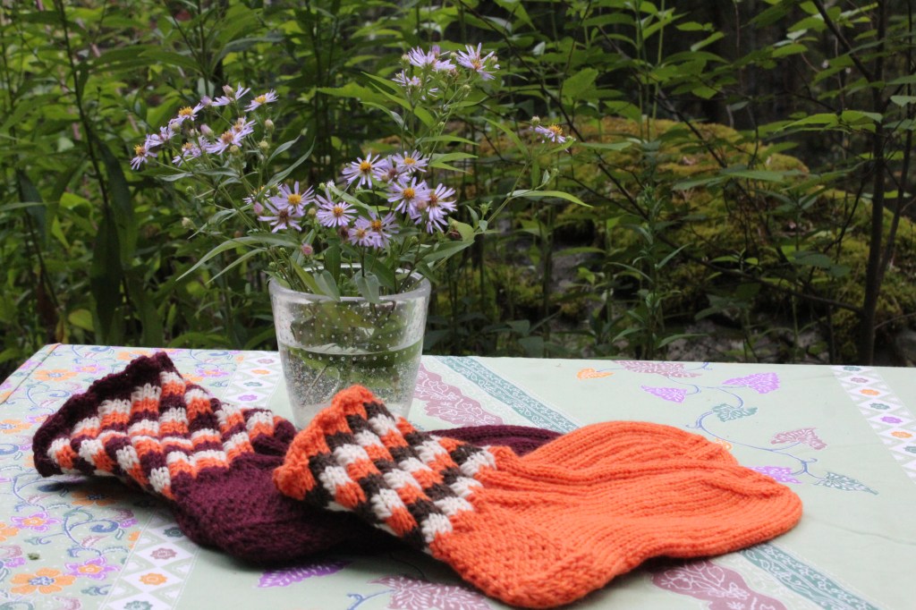 SIRPA TOI TULIAISIKSI ITSENEULOTUT VILLASUKAT