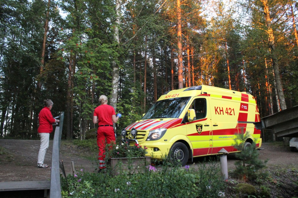 AMBULANSSI SAAPUI HÄMEENLINNASTA
