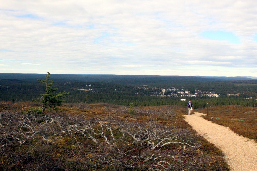 IISAKKIPÄÄLTÄ OLI HIENO NÄKÖALA SAARISELÄLLE