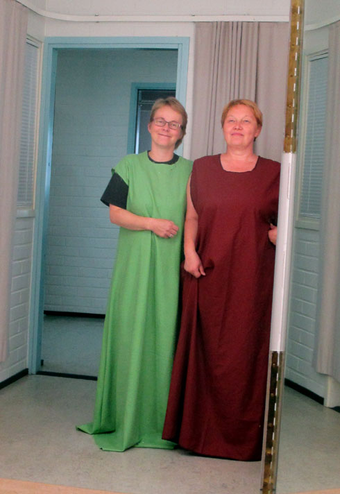 PETRA JA TIINA KESKIAIKAMEKOISSA