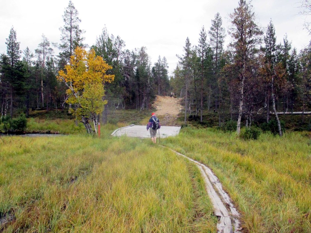 SELVISIMME TURVALLISESTI HETTEIKÖN YLI